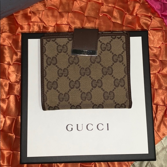 Gucci Handbags - Gucci monogram vintage wallet
